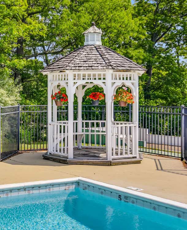 Riverhead Landing Apartments 