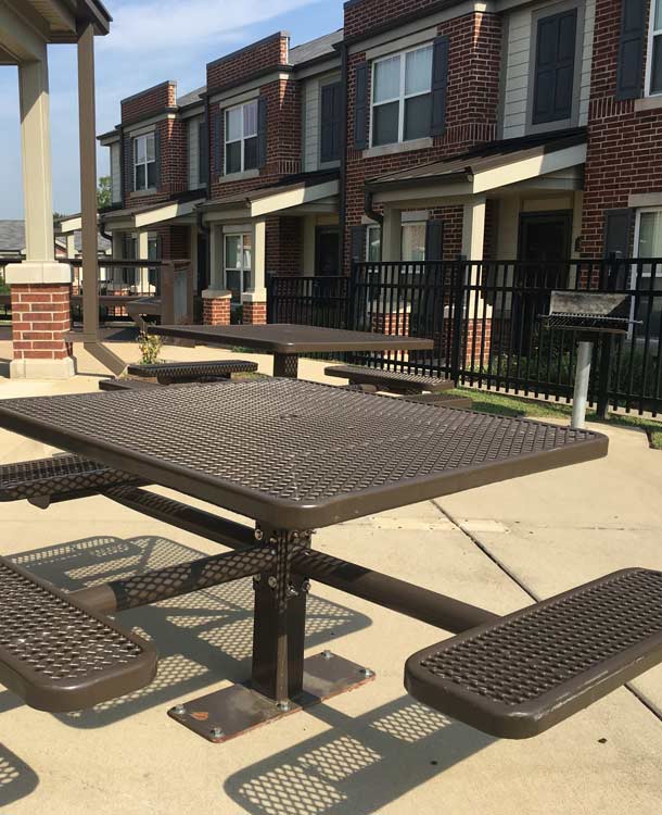 Windfall Trace Apartments 